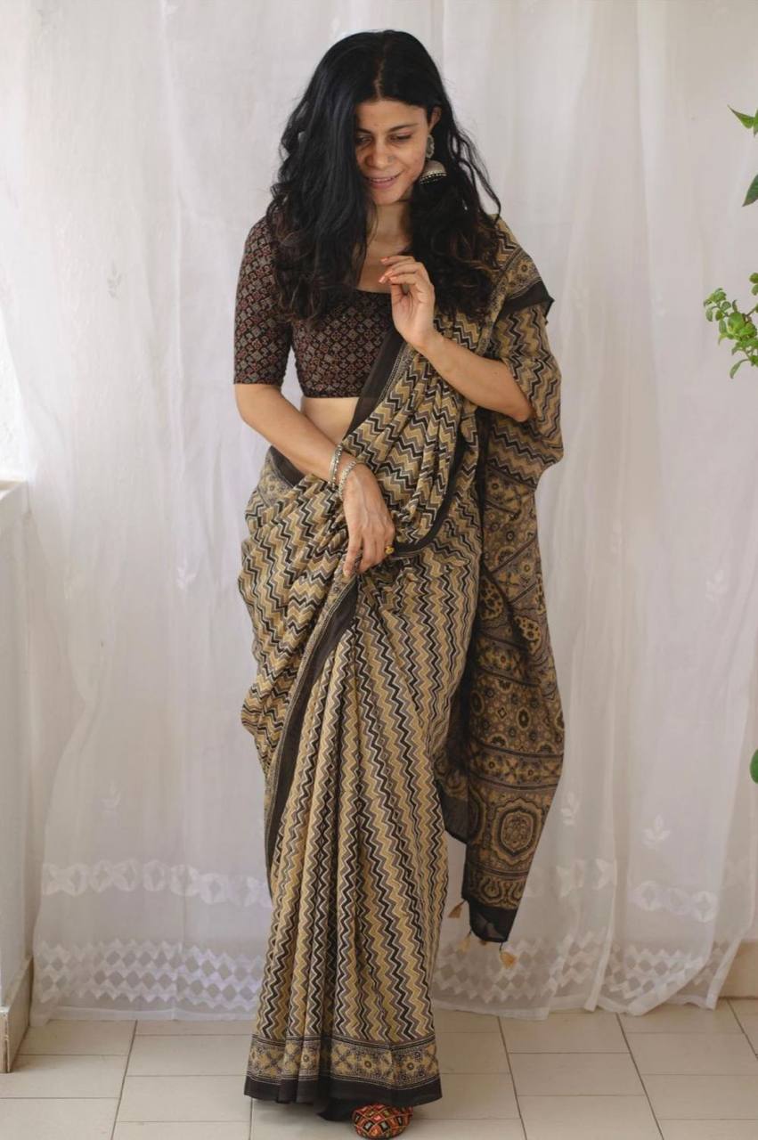 Beige Soft Mulmul Cotton Digital Print Saree with Banglori Blouse