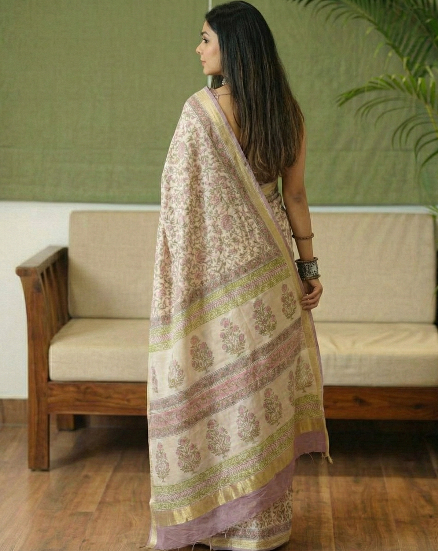 Cream Mulmul Cotton Digital Print Saree with Banglori Blouse