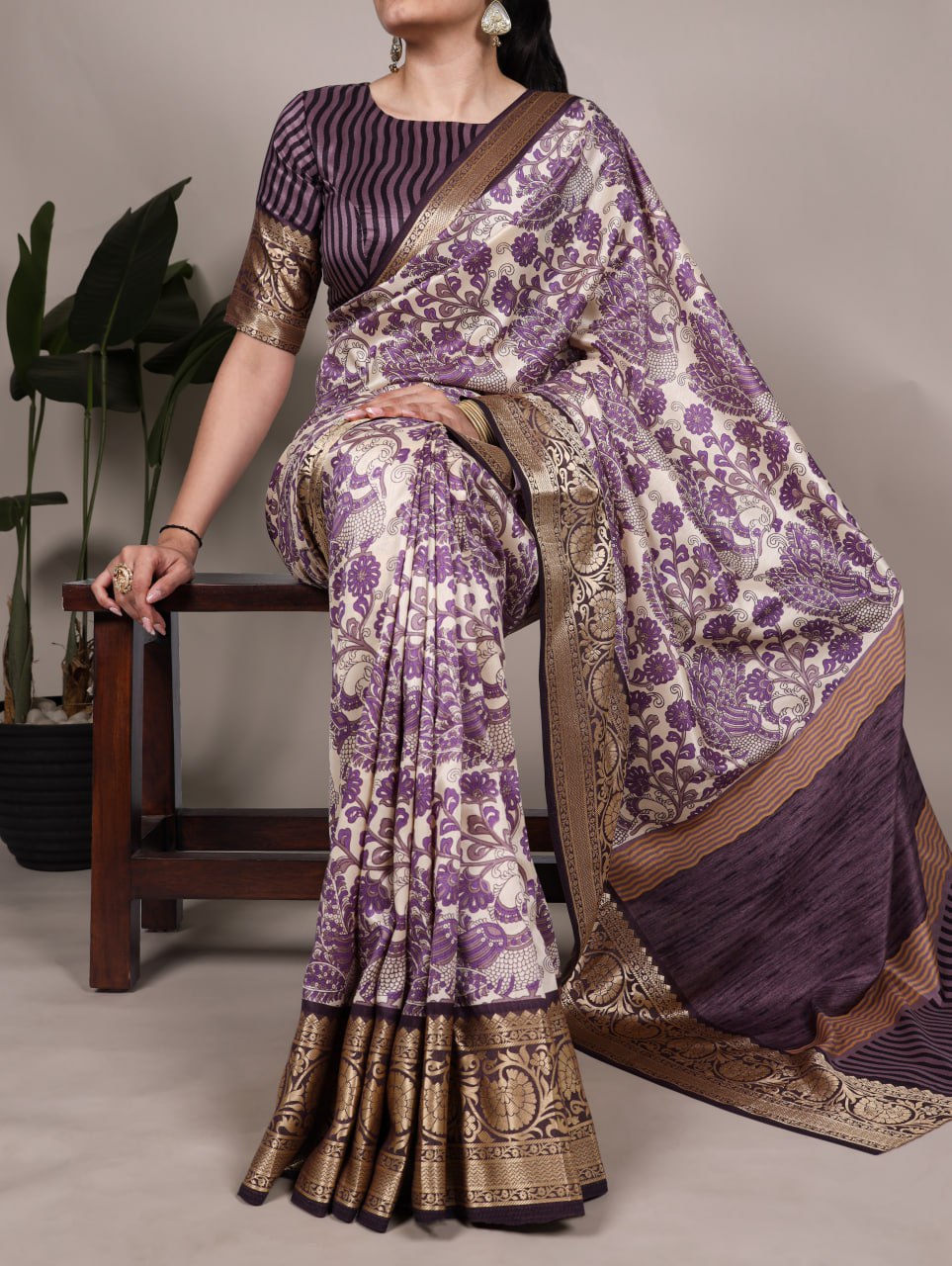 Lavender Tasar Silk Printed Saree with Viscose Border & Matching Blouse