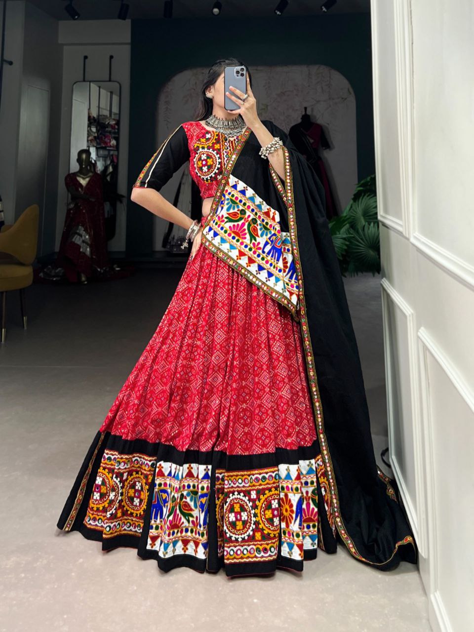 Gamthi Work Lehenga, Mirror Work Choli, Cotton Navratri Lehenga, Navratri Lehenga 2025, Garba Outfit for Women, Printed Cotton Chaniya Choli, Traditional Indian Wear, Mirror Embroidery Dress, Dandiya Night Look, Festive Chaniya Choli