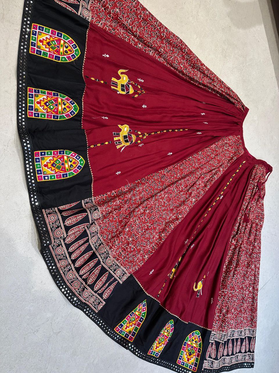Temple Chaniya Choli, Mirror Work Chaniya Choli, Cotton Chaniya Choli, Gaji Silk Dupatta, Lagdi Pallu Dupatta, Flex Cotton Lehenga, Navratri Choli Set, Traditional Chaniya Choli, Handwork Ghagra Choli, L Size Chaniya Choli, Indian Ethnic Wear, Designer Garba Outfit, Dandiya Choli