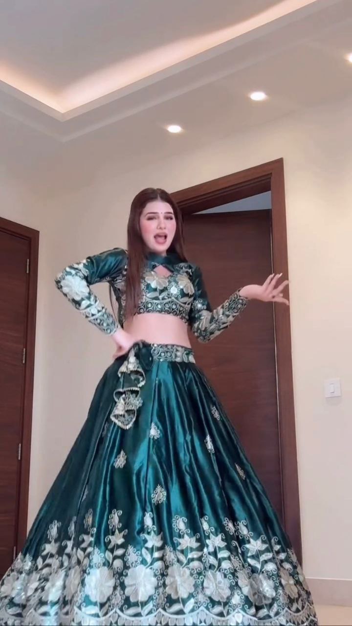 Jimi Choo Lehenga, Thread Work Lehenga, Full Stitch Lehenga, Lehenga with Cancan, Lace Border Dupatta, Unstitched Blouse, Micro Inner Lehenga, Wedding Wear Lehenga, Festive Wear Lehenga, Indian Ethnic Wear, Designer Lehenga Set, 3 Meter Flair Lehenga, Lightweight Lehenga Choli