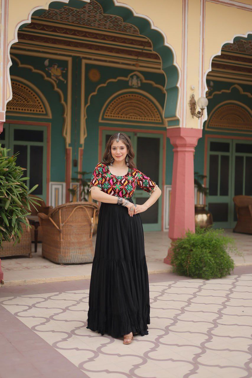 Navratri Gown 2025, Kutchi Work Gown, Gamthi Work Gown, WL-9188 Gown, Black Rayon Gown, Gown for Garba Night, L Size Gown, Traditional Indian Gown, Round Neck Fancy Gown, 10 Meter Flair Gown, Gathering Stitch Gown, Ethnic Festive Wear, Navratri Special Outfit
