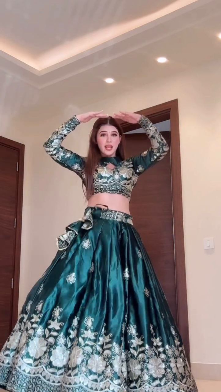 Jimi Choo Lehenga, Thread Work Lehenga, Full Stitch Lehenga, Lehenga with Cancan, Lace Border Dupatta, Unstitched Blouse, Micro Inner Lehenga, Wedding Wear Lehenga, Festive Wear Lehenga, Indian Ethnic Wear, Designer Lehenga Set, 3 Meter Flair Lehenga, Lightweight Lehenga Choli