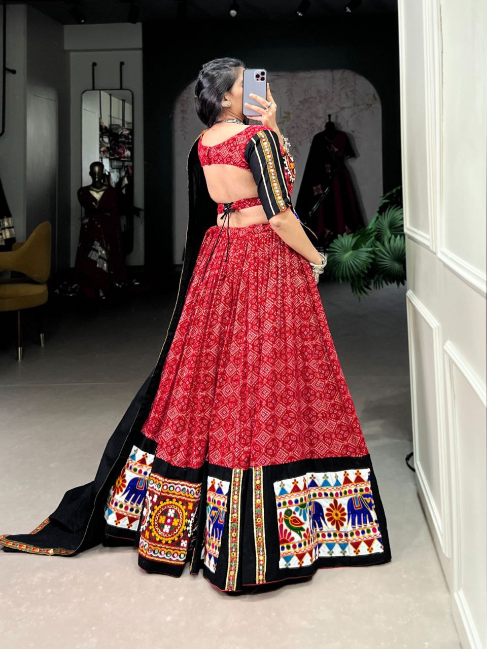 Red & Black Gamthi Work Lehenga, Mirror Work Choli, Cotton Navratri Lehenga, Navratri Lehenga 2025, Garba Outfit for Women, Printed Cotton Chaniya Choli, Traditional Indian Wear, Mirror Embroidery Dress, Dandiya Night Look, Festive Chaniya Choli