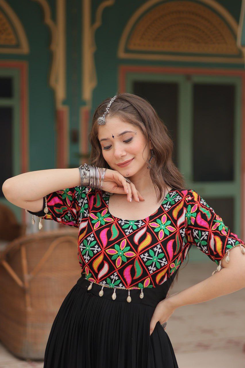 Navratri Gown 2025, Kutchi Work Gown, Gamthi Work Gown, WL-9188 Gown, Black Rayon Gown, Gown for Garba Night, L Size Gown, Traditional Indian Gown, Round Neck Fancy Gown, 10 Meter Flair Gown, Gathering Stitch Gown, Ethnic Festive Wear, Navratri Special Outfit