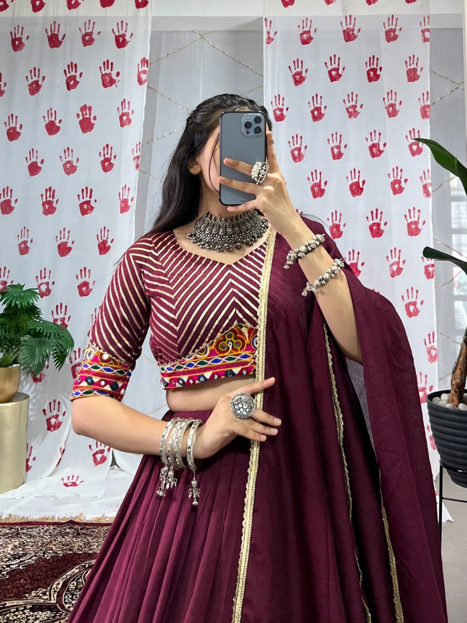 Chanderi Lehenga Choli, Navratri 2025 Outfit, Gamthi Work Choli, Mirror Work Blouse, Zari Lehenga, Gotta Patti Lehenga, Garba Night Outfit, Chanderi Chaniya Choli, Gujarati Festival Dress, Festive Traditional Wear, Navratri Look 2025, Choli for Garba, Pure Chanderi Lehenga