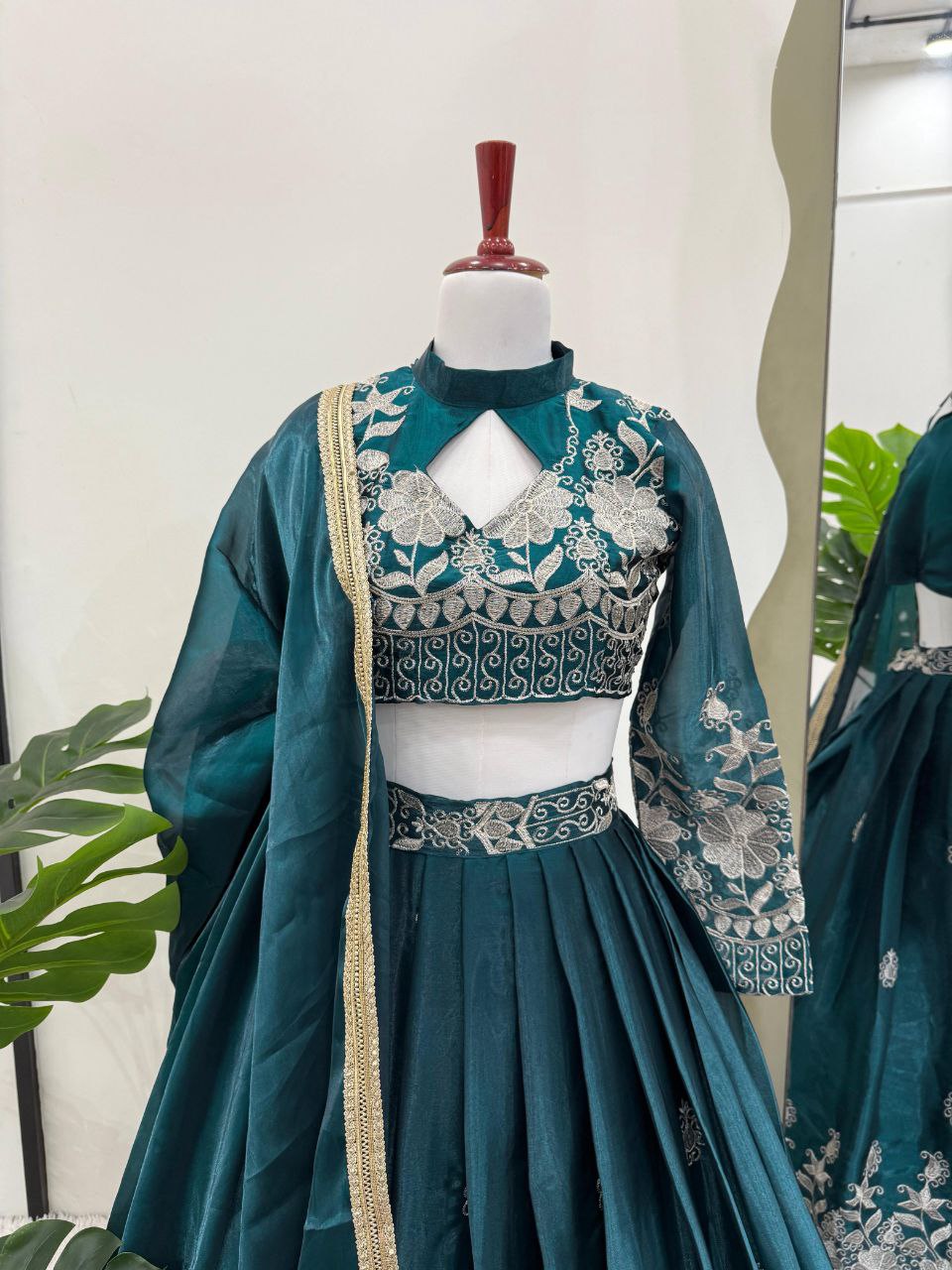 Jimi Choo Lehenga, Thread Work Lehenga, Full Stitch Lehenga, Lehenga with Cancan, Lace Border Dupatta, Unstitched Blouse, Micro Inner Lehenga, Wedding Wear Lehenga, Festive Wear Lehenga, Indian Ethnic Wear, Designer Lehenga Set, 3 Meter Flair Lehenga, Lightweight Lehenga Choli