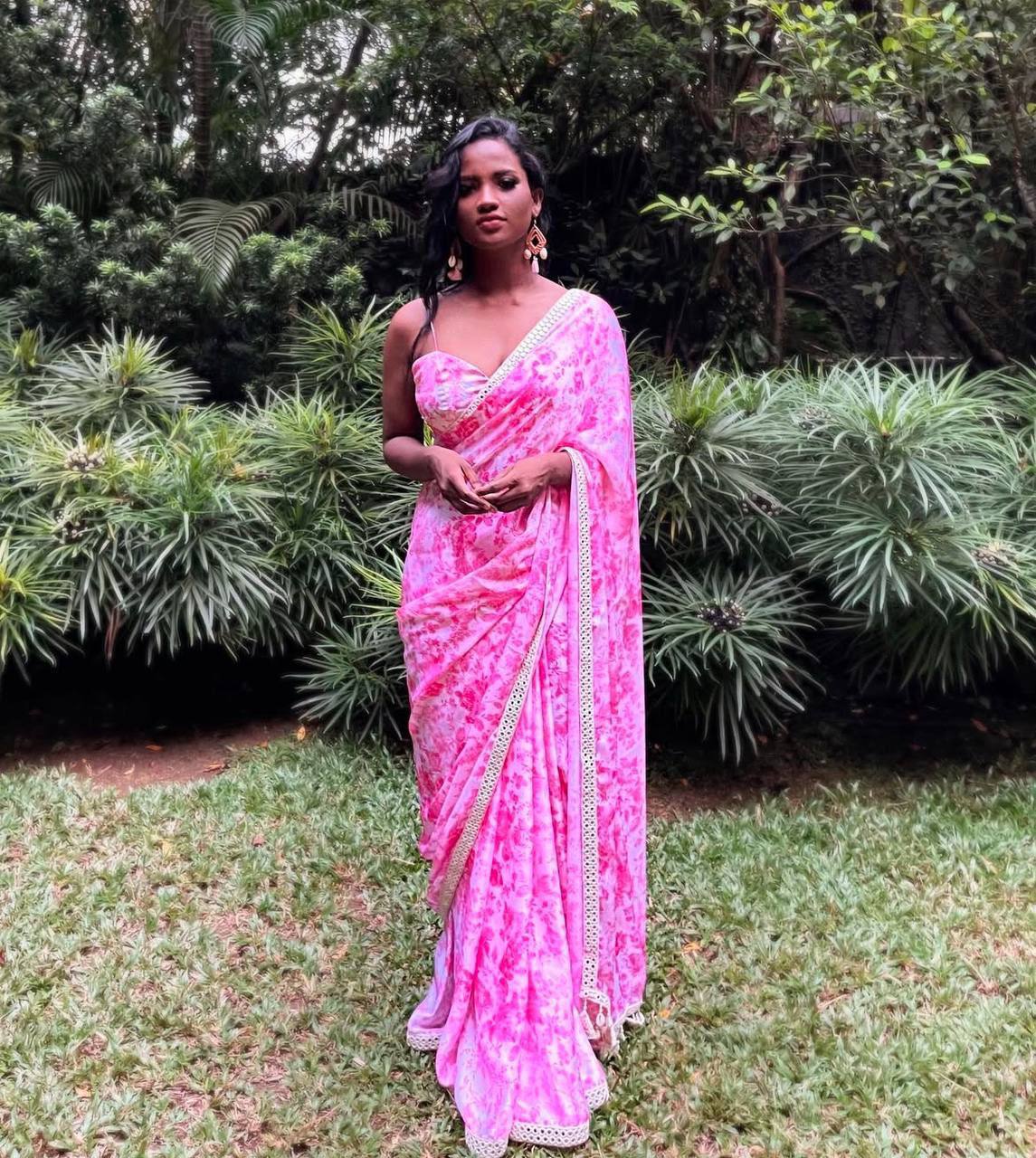 White and Pink Print Georgette Saree with Mirror Lace Real Kodi Border