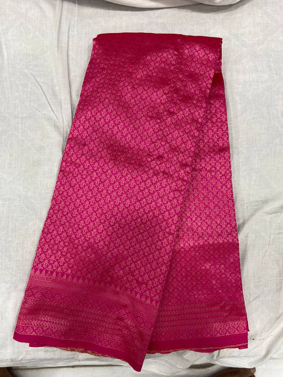 Rani Pink Kanchipuram Jari Weaving Silk Saree with Designer Blouse