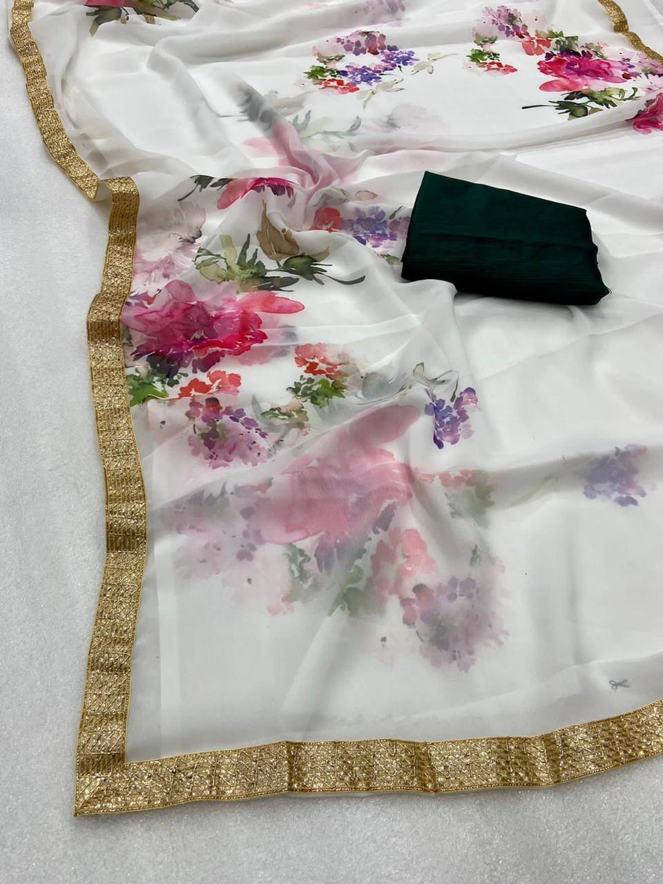 white-georgette-digital-floral-print-saree-with-black-blouse-01