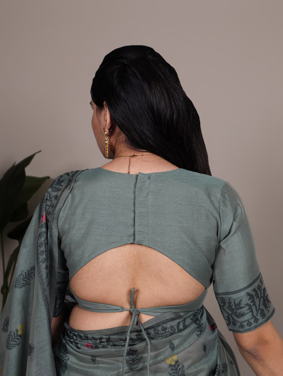 Grey Poly Cotton Thread Weaving Saree with Matching Blouse