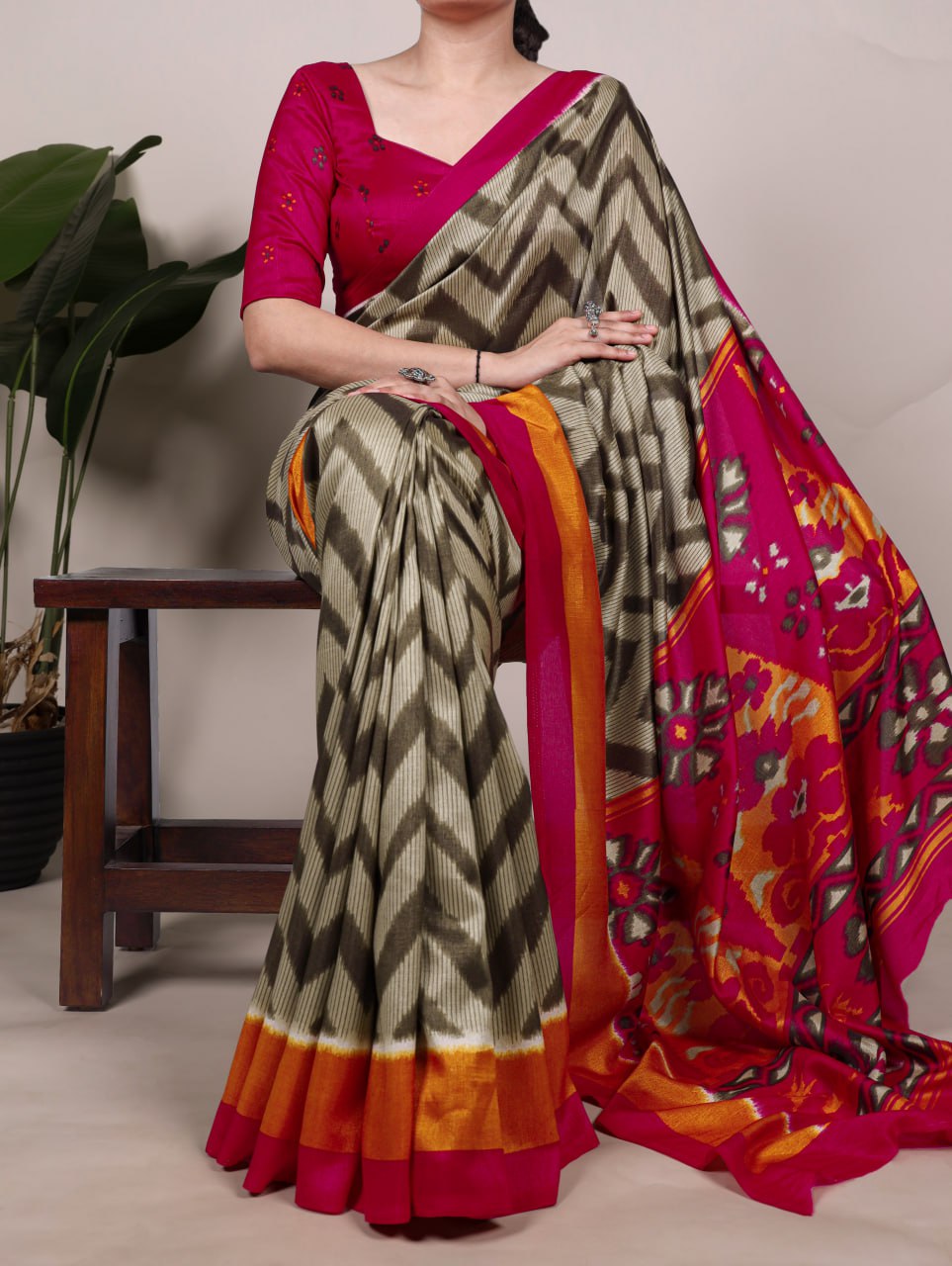Mehendi Tasar Silk Zigzag Printed Saree with Red Blouse