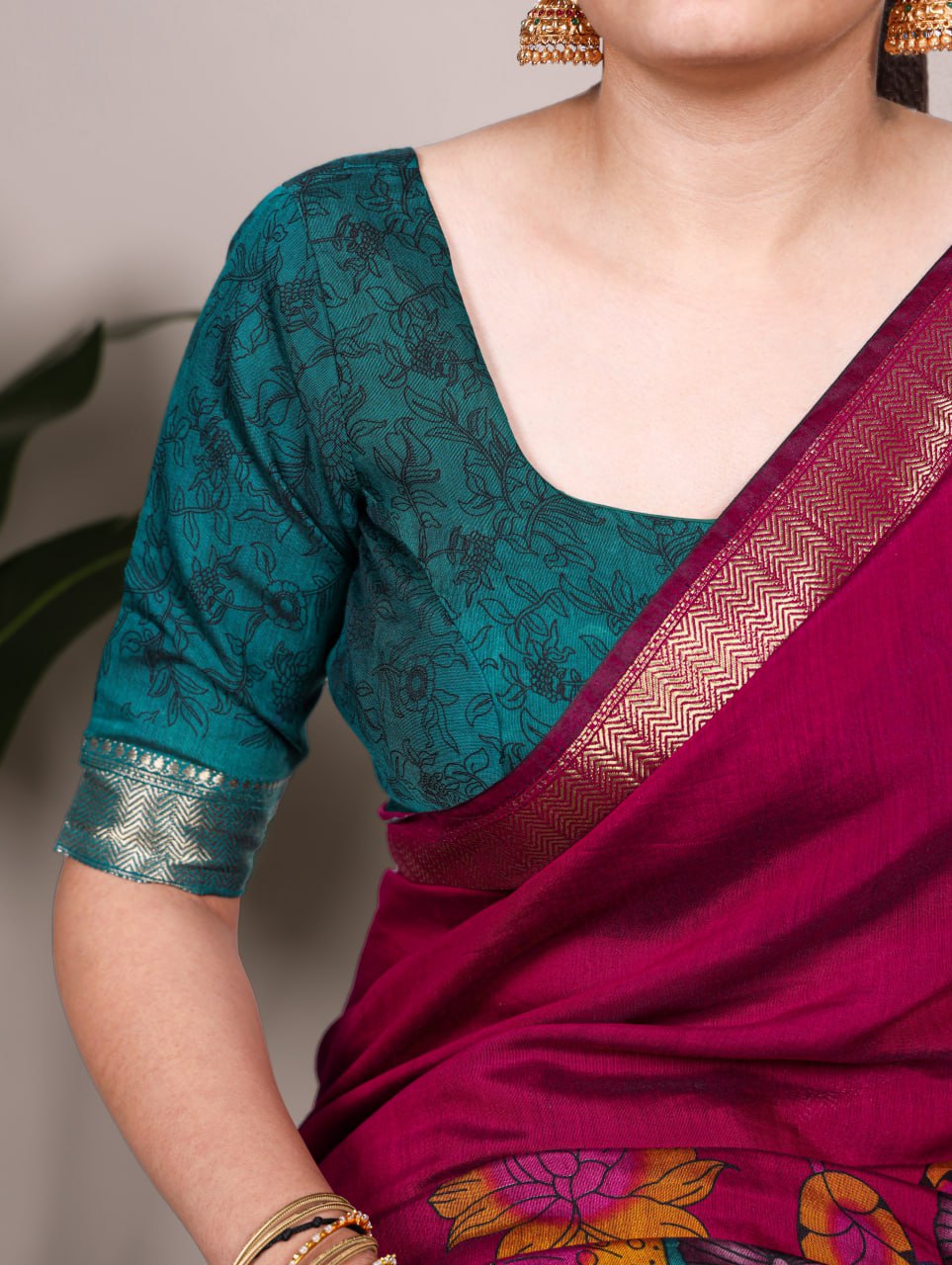 Pink Polyester Viscose Chanderi Floral Printed Saree With Green Blouse