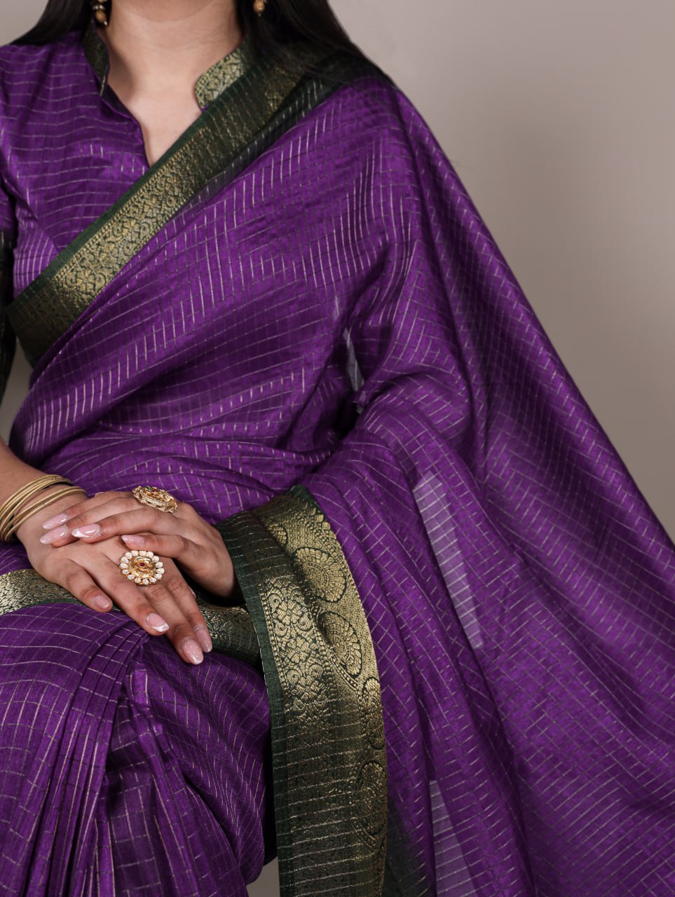Purple Elegant Dola Chex Zari Weaving Saree with Matching Blouse