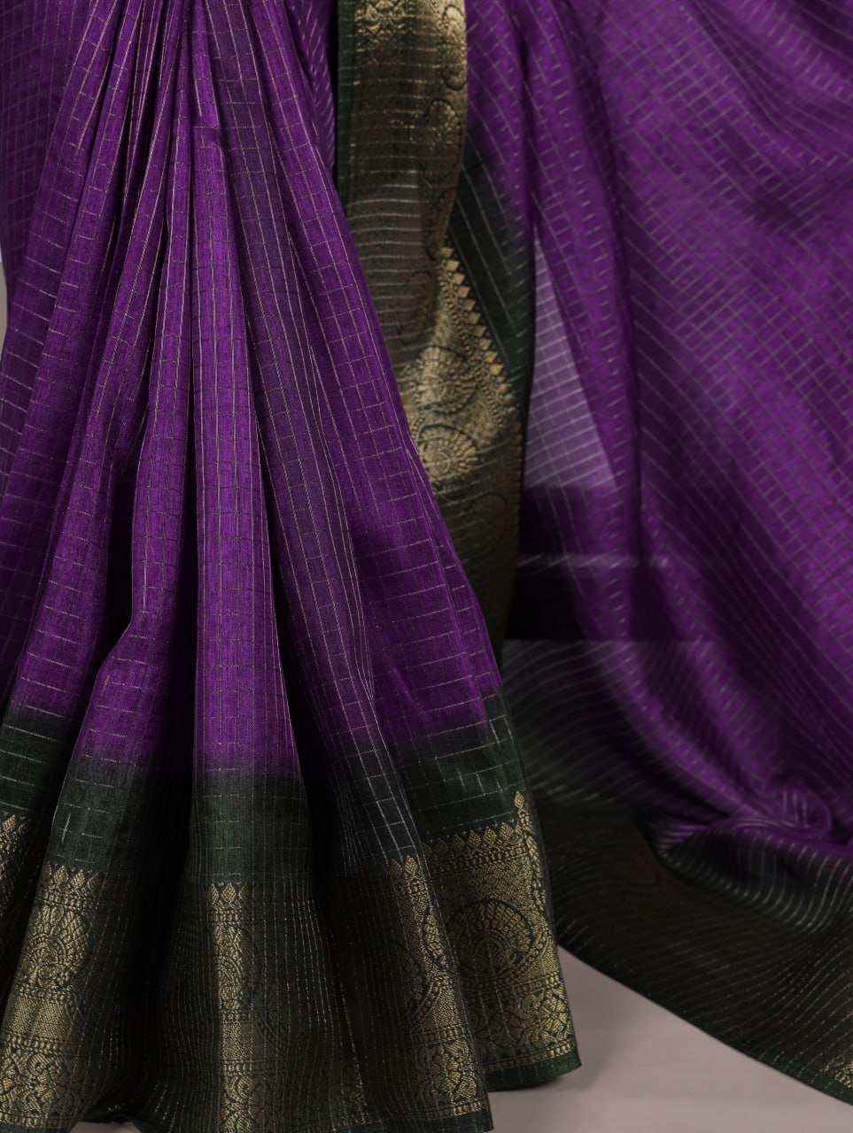 Purple Elegant Dola Chex Zari Weaving Saree with Matching Blouse