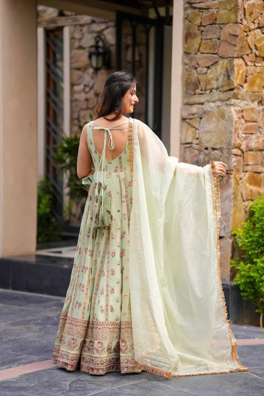 Thread Work Gown