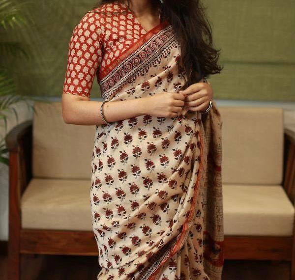 Beige Mulmul Cotton Digital Print Saree with Banglori Blouse
