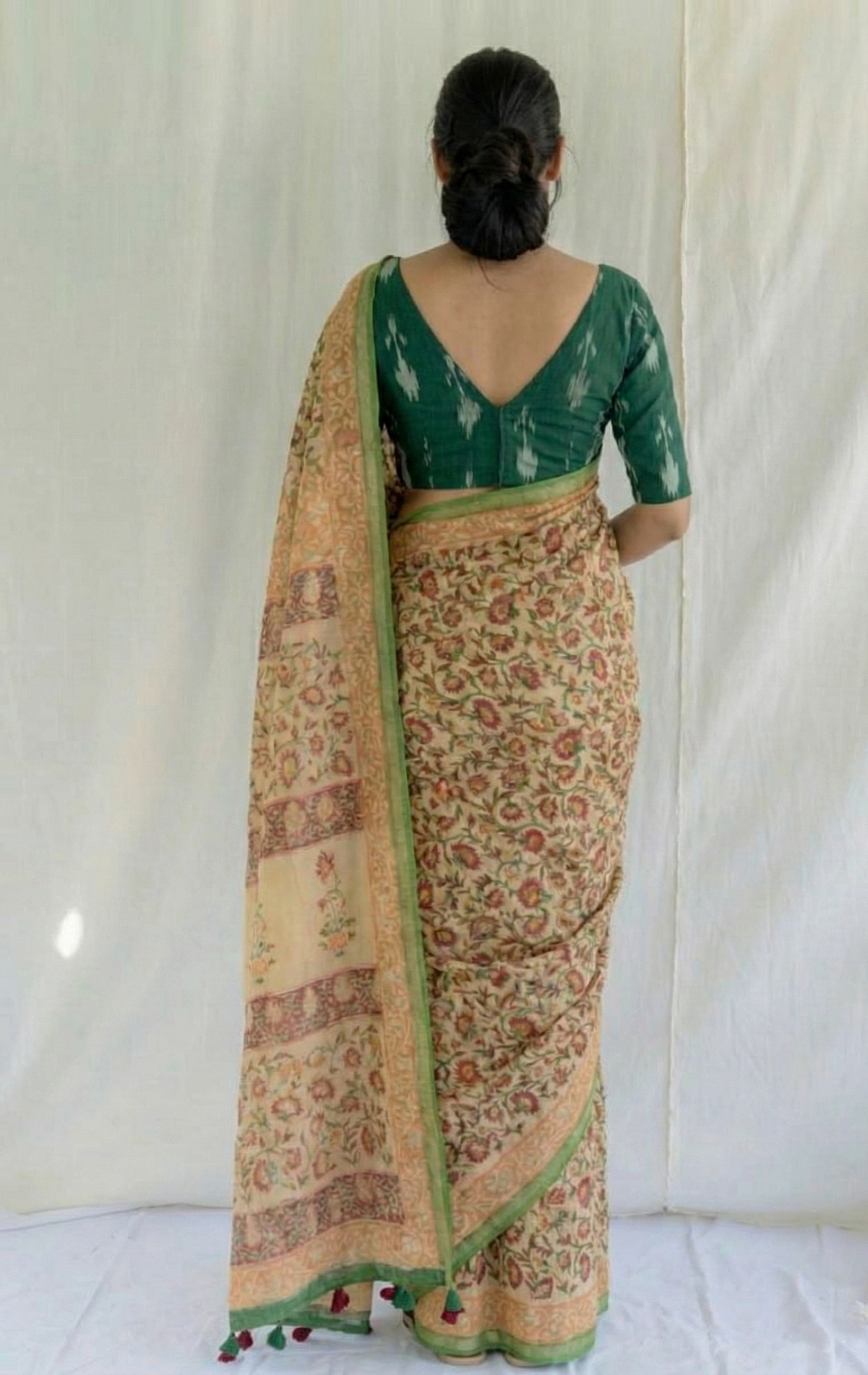 Beige Mulmul Cotton Digital Print Saree with Green Mulmul Blouse