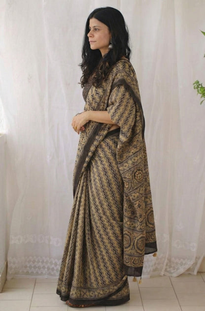 Beige Soft Mulmul Cotton Digital Print Saree with Banglori Blouse