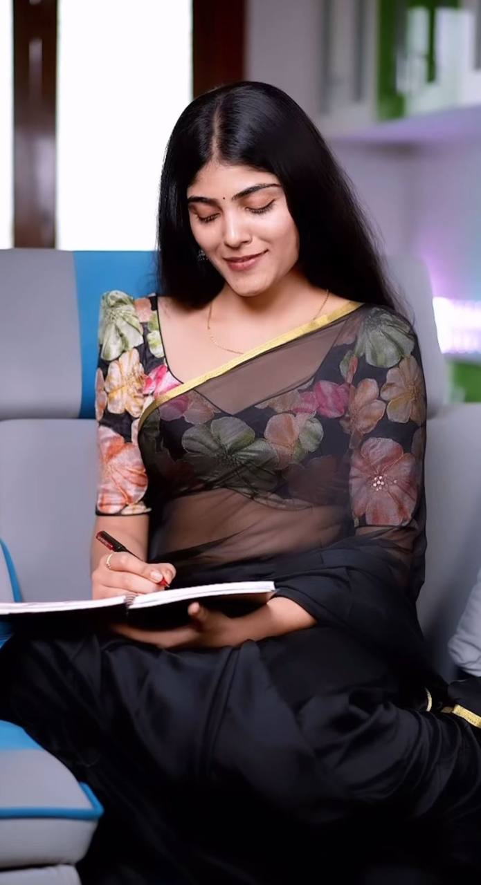 Black Plain Nazmin Saree with Embroidered Digital Print Chinnon Blouse