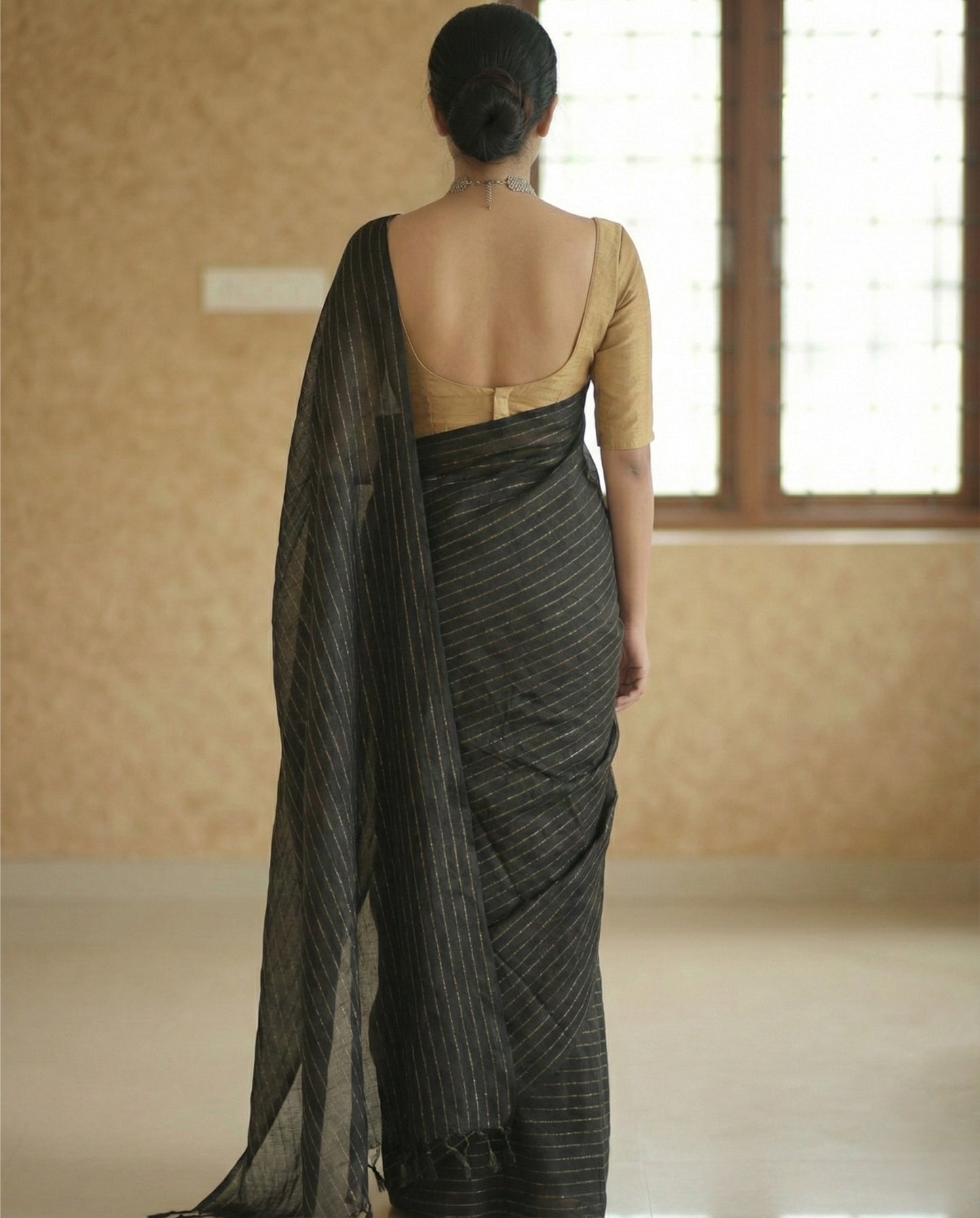 Black Traditional Kanchipuram Silk Saree with Rich Zari Weaving Border