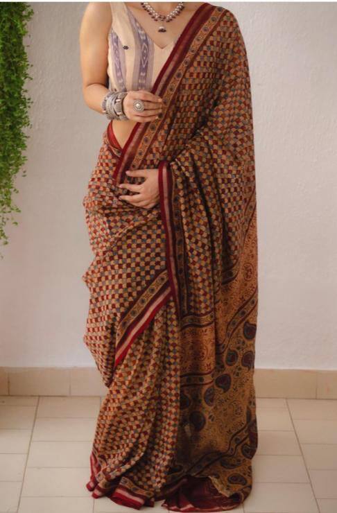 brown-soft-mulmul-cotton-digital-print-saree-with-banglori-blouse-01