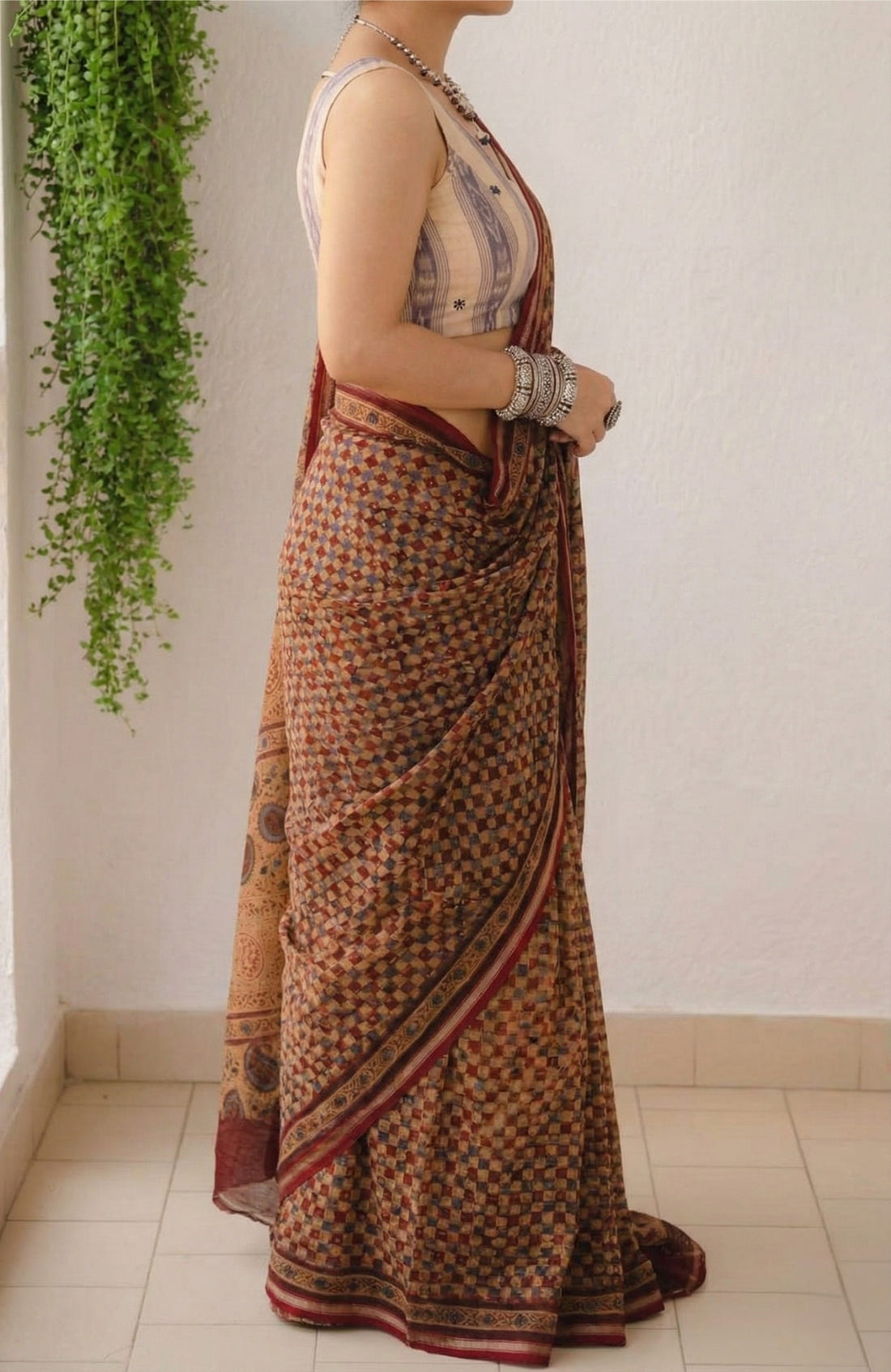 brown-soft-mulmul-cotton-digital-print-saree-with-banglori-blouse-01