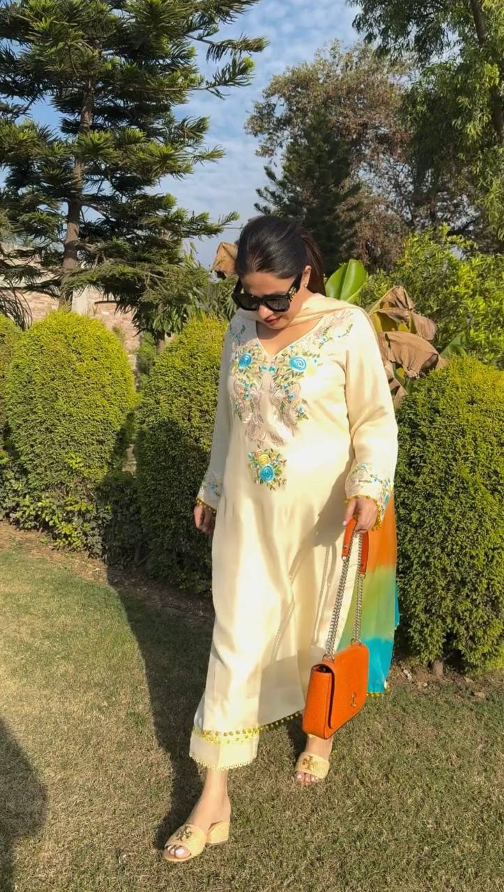 Cream Designer Moss Satin Embroidered Top Pant Organza Dupatta Set