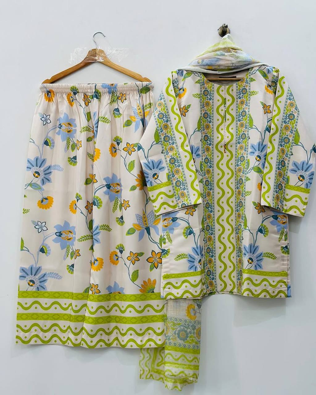 Cream Designer Natural Crepe Print Plazzo and Top Chiffon Dupatta