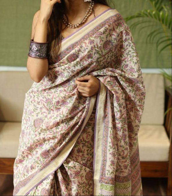 Cream Mulmul Cotton Digital Print Saree with Banglori Blouse
