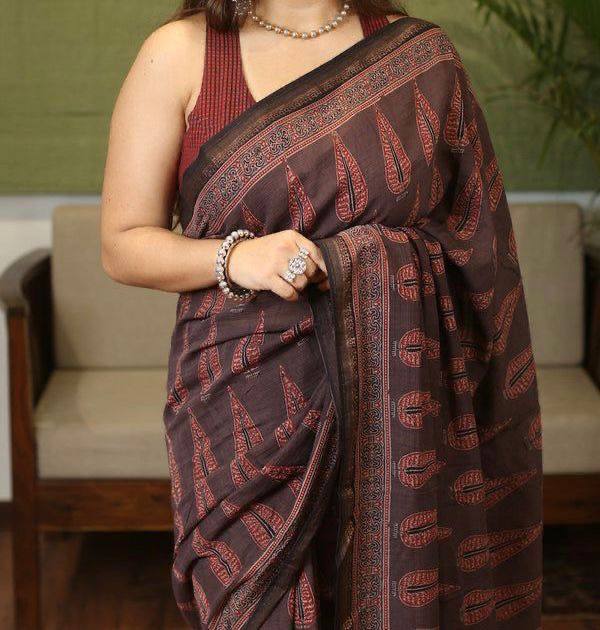 Dark Brown Mulmul Cotton Digital Print Saree with Banglori Blouse