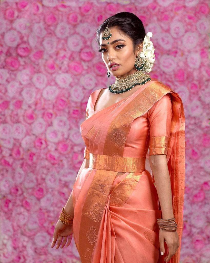 Dusty Peach Kanchipuram Silk Saree with Woven Border & Classic Pallu