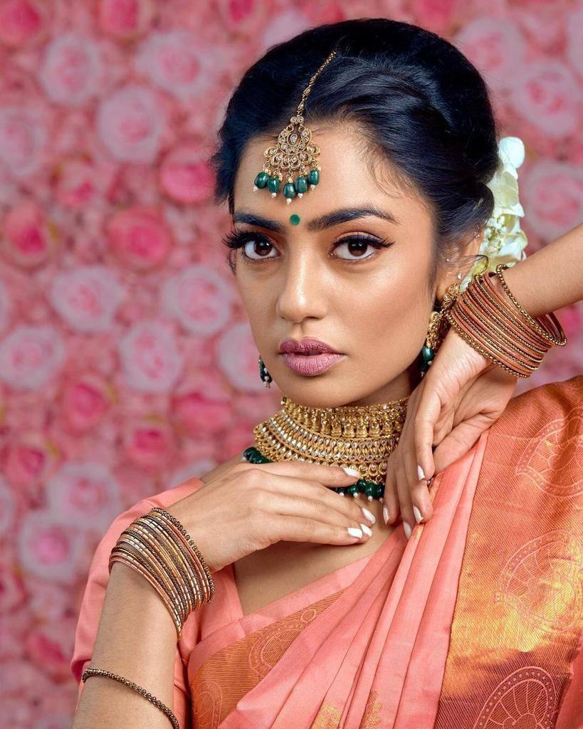 Dusty Peach Kanchipuram Silk Saree with Woven Border & Classic Pallu