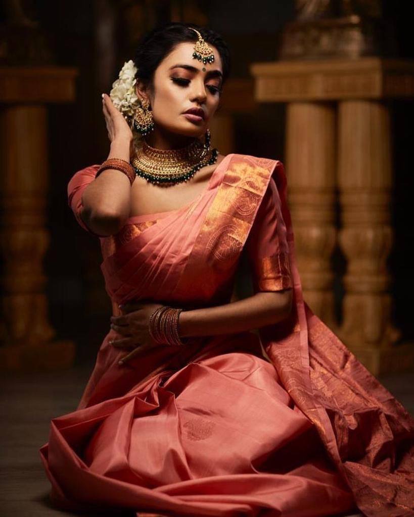 Dusty Peach Kanchipuram Silk Saree with Woven Border & Classic Pallu