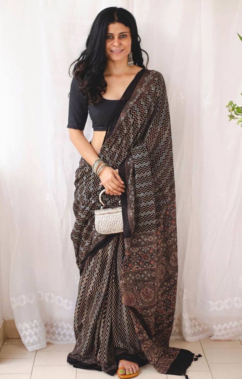 Gray Mulmul Cotton Digital Print Saree with Banglori Blouse