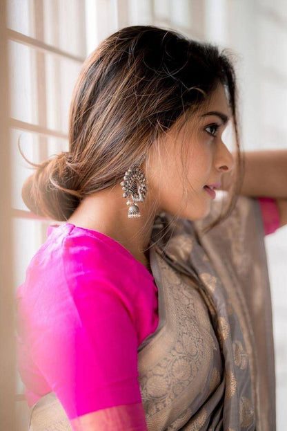 Gray Traditional Kanchipuram Weaving Silk Saree with Woven Blouse