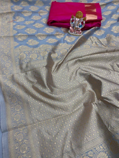 Gray Traditional Kanchipuram Weaving Silk Saree with Woven Blouse