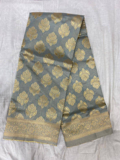 Gray Traditional Kanchipuram Weaving Silk Saree with Woven Blouse