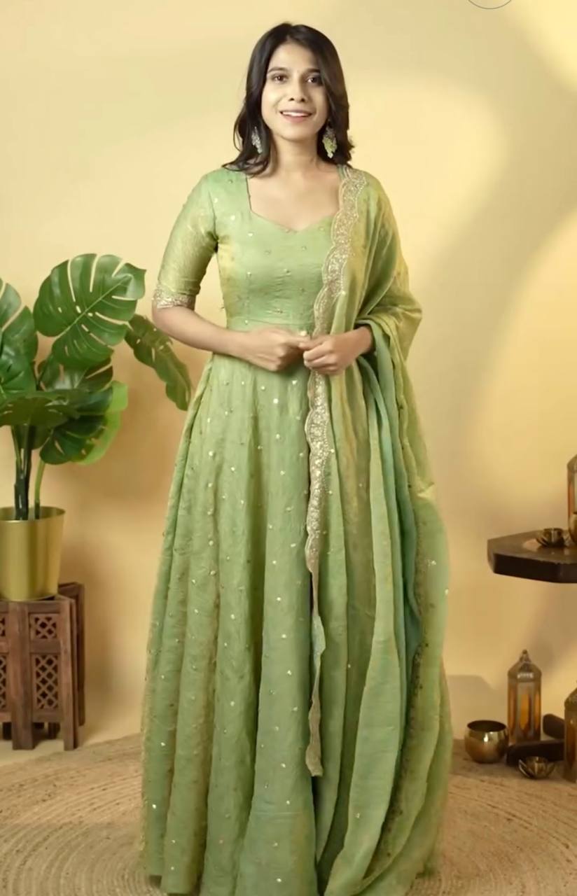 green dress matching dupatta Emerald Green Dress Pakistani