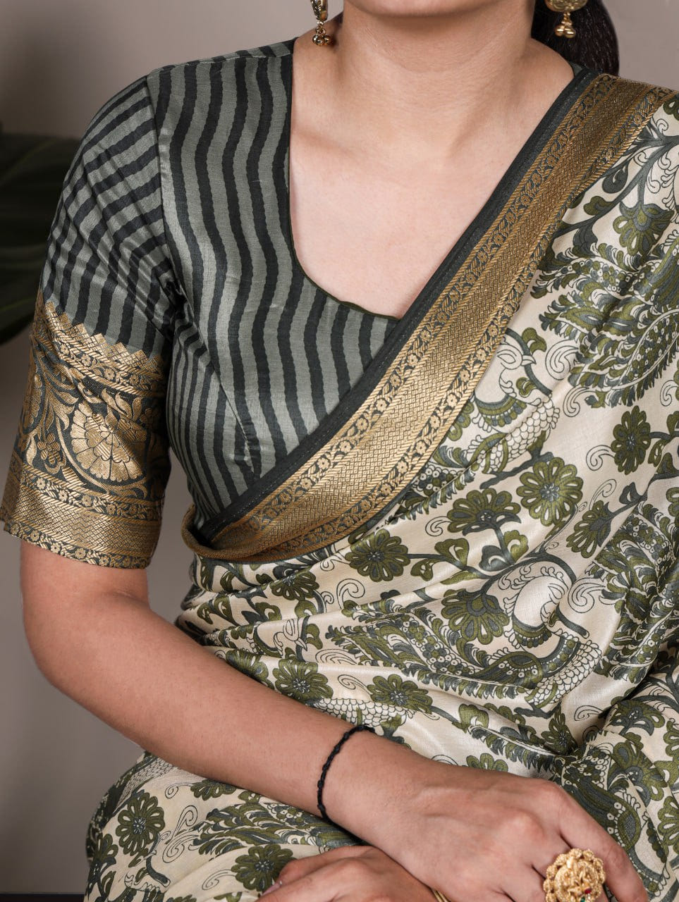 Green Tasar Silk Printed Saree with Viscose Border Matching Blouse