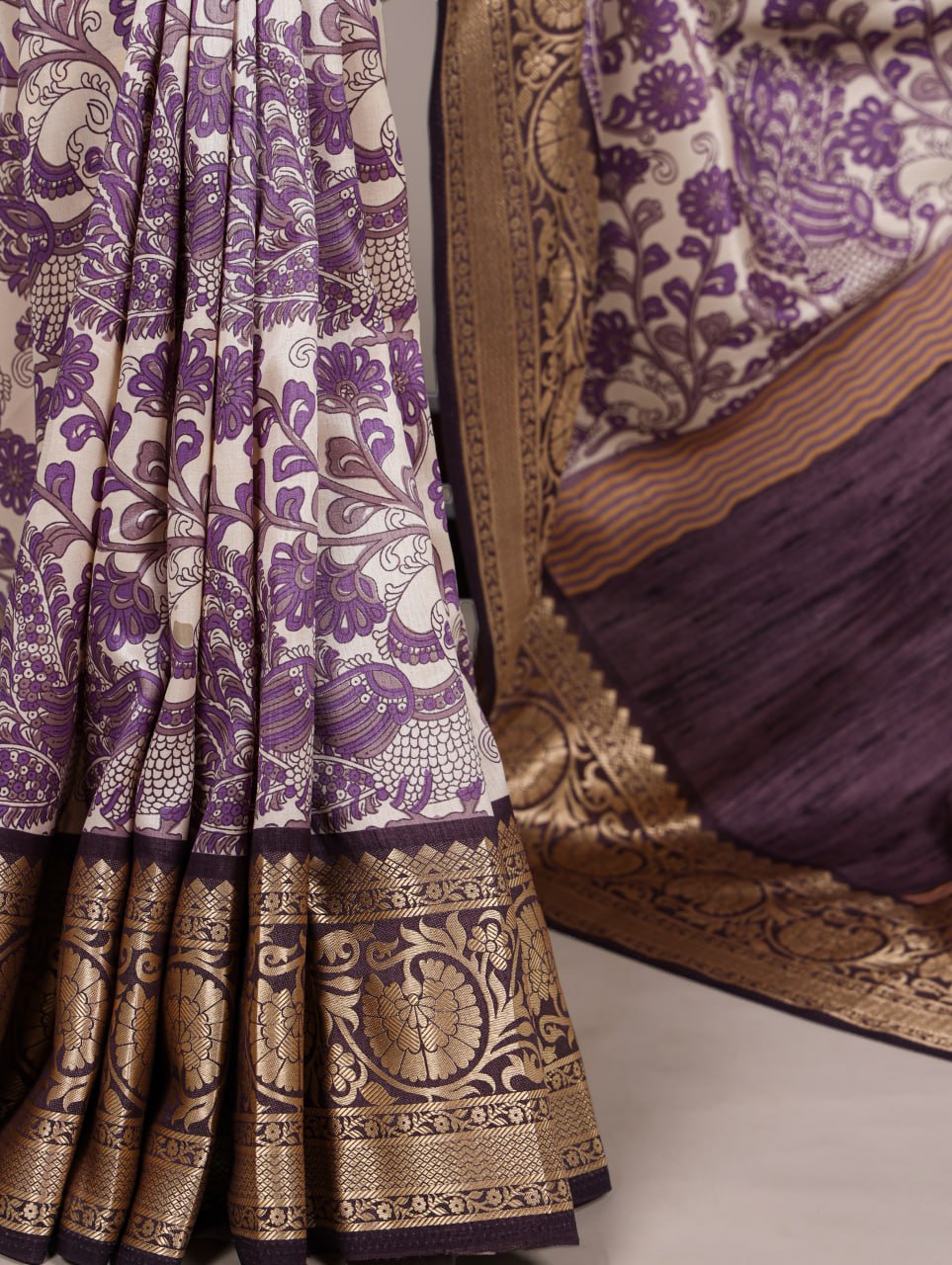 Lavender Tasar Silk Printed Saree with Viscose Border & Matching Blouse