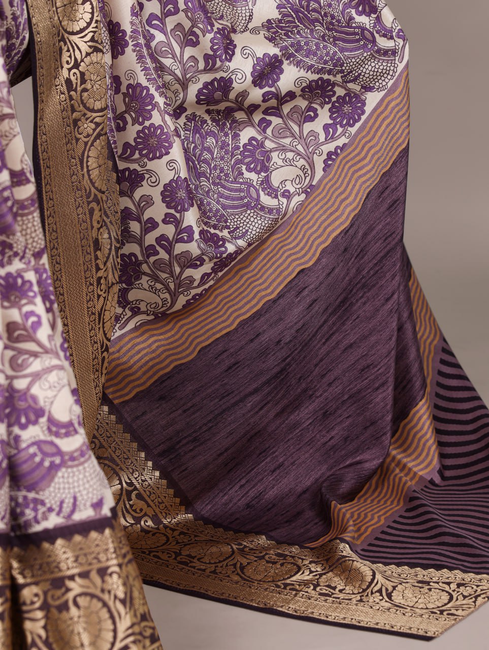 Lavender Tasar Silk Printed Saree with Viscose Border & Matching Blouse