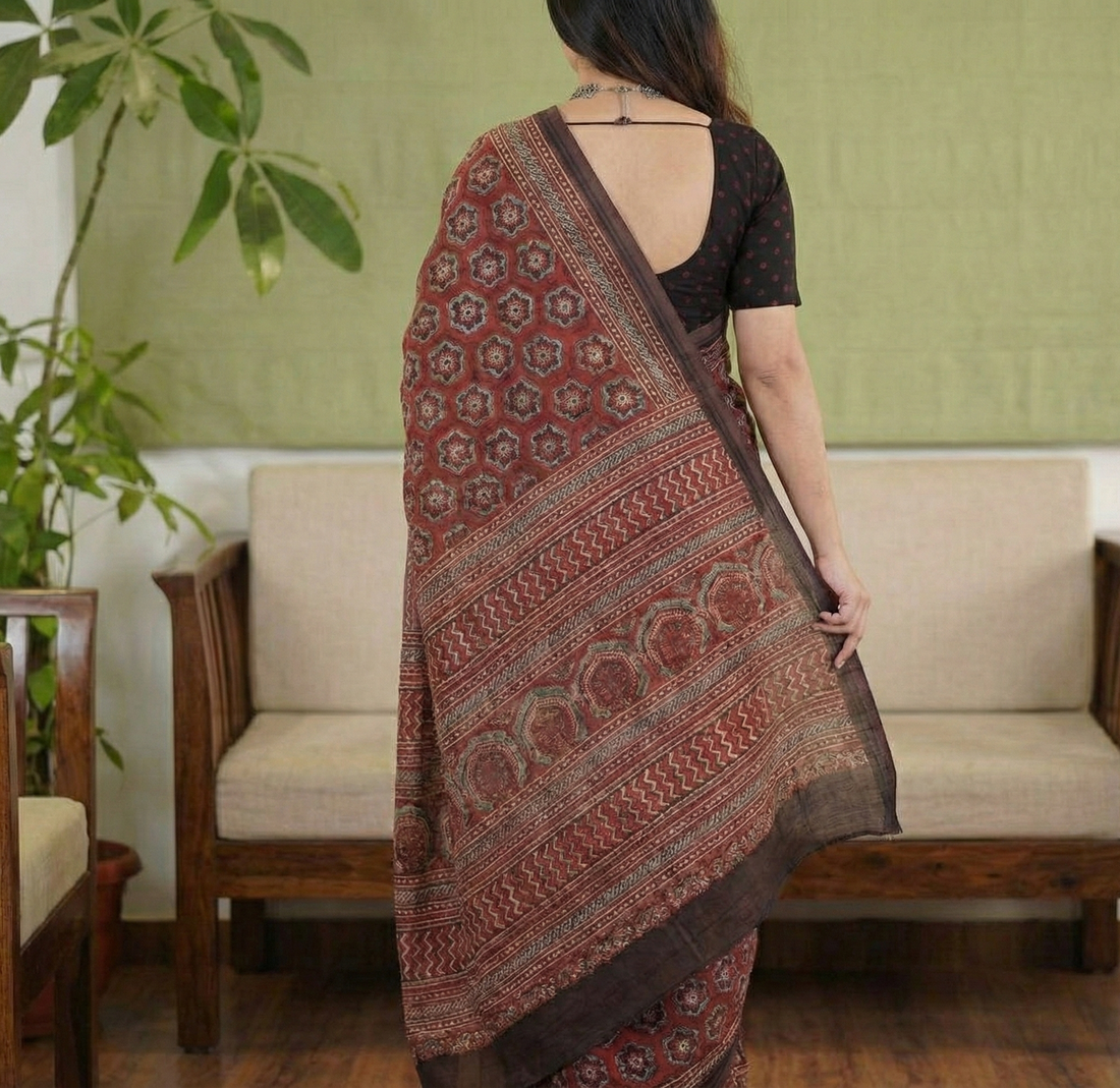 Maroon Mulmul Cotton Digital Print Saree with Banglori Blouse