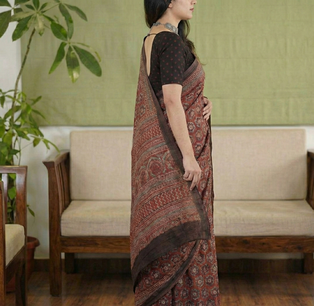 Maroon Mulmul Cotton Digital Print Saree with Banglori Blouse