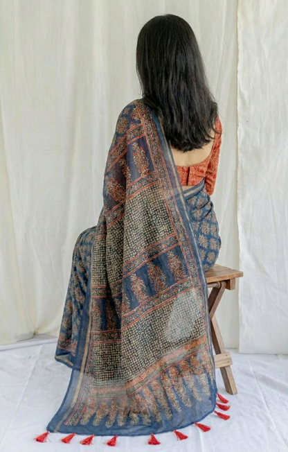 Navy Bule Mulmul Cotton Digital Print Saree with Red Mulmul Blouse