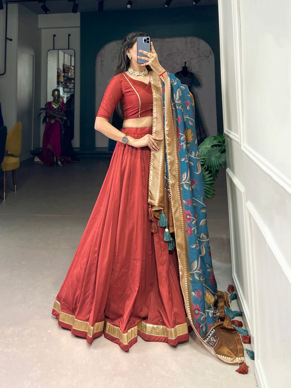 Wedding Lehenga 2025, Chinon Silk Lehenga, Tussar Dupatta Lehenga, Plain Lace Lehenga Choli, Unstitched Chinon Blouse, Viscose Border Dupatta, Tassel Dupatta, Canvas Flare Lehenga, 4.5 Meter Flair, Stitched Wedding Lehenga, Modern Ethnic Wear, Bridal Function Outfit, Elegant Indian Lehenga