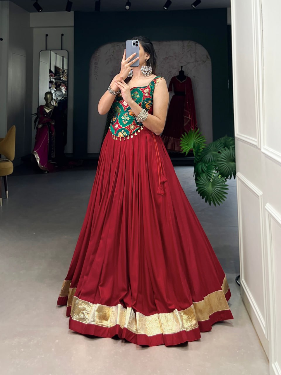 Navratri Lehenga 2025, Rayon Lehenga Choli, Silk Blend Lehenga Set, Ginni Lace Blouse, Coin Lace Blouse, 6 Meter Flare Lehenga, Viscose Jacquard Silk Blouse, Embossed Lace Lehenga, Festive Wear Lehenga, Garba Choli Set, Canvas Lined Lehenga, Stitched Navratri Outfit, Zip Pocket Lehenga