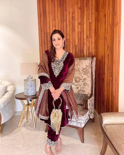 Maroon Velvet Kurta Set with Intricate Zari Embroidery and Dupatta