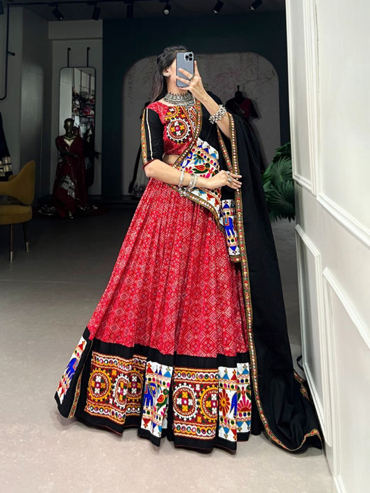 Gamthi Work Lehenga, Mirror Work Choli, Cotton Navratri Lehenga, Navratri Lehenga 2025, Garba Outfit for Women, Printed Cotton Chaniya Choli, Traditional Indian Wear, Mirror Embroidery Dress, Dandiya Night Look, Festive Chaniya Choli